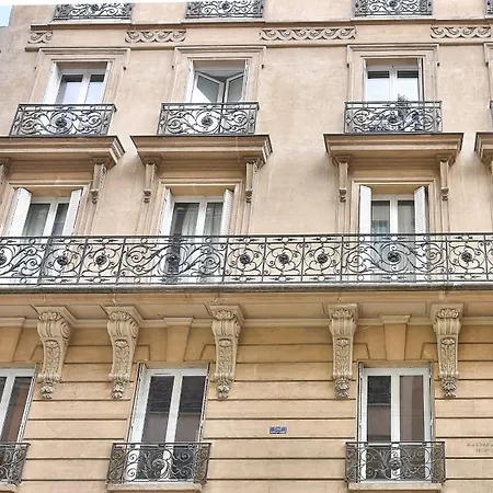 Chic Near Arc De Triomphe פריז