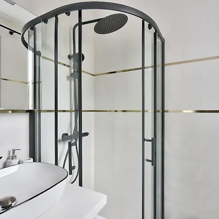 Daire Chic Near Arc De Triomphe Paris